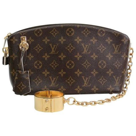 louis vuitton louis chain bag|Louis Vuitton pochette gold chain.